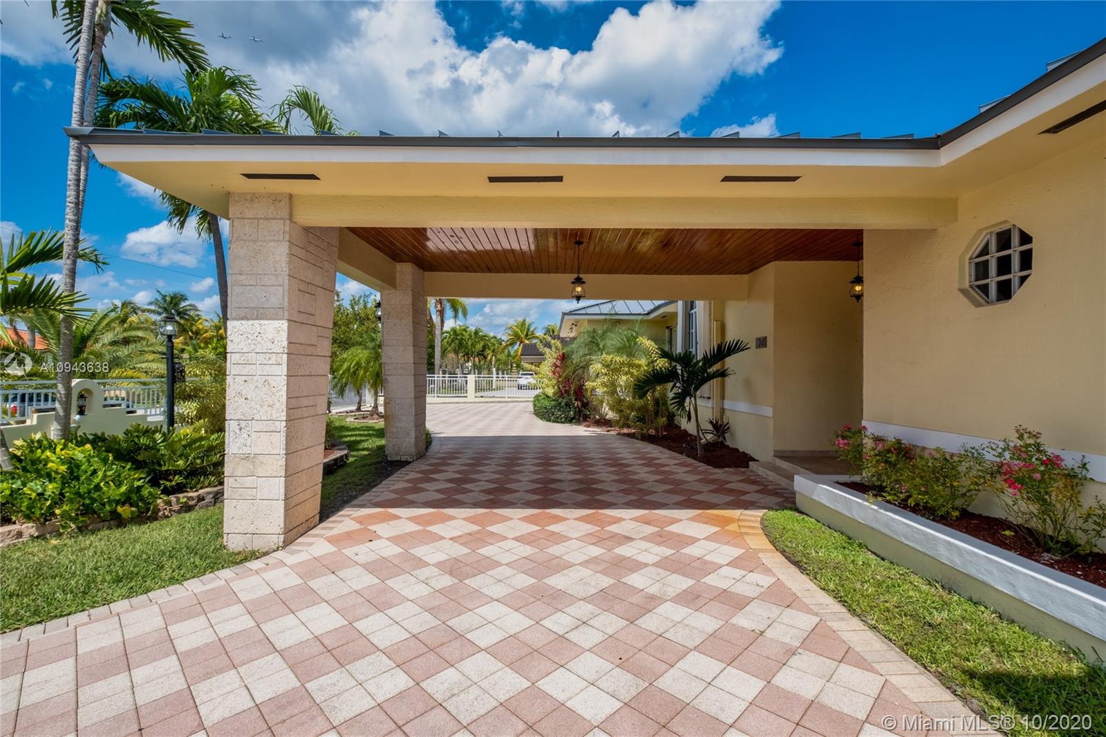 241 NW 120th Ave, Miami, FL 33182