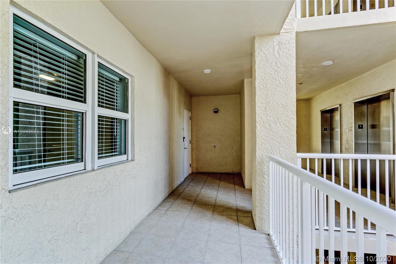 Riviera Beach, FL 33404,2640 Lake Shore Dr #415