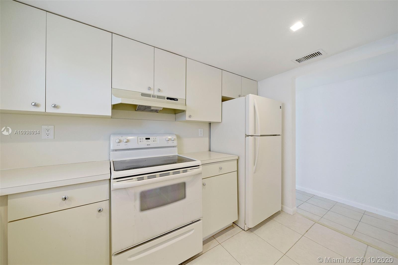 Sunny Isles Beach, FL 33160,17878 N Bay Rd #401