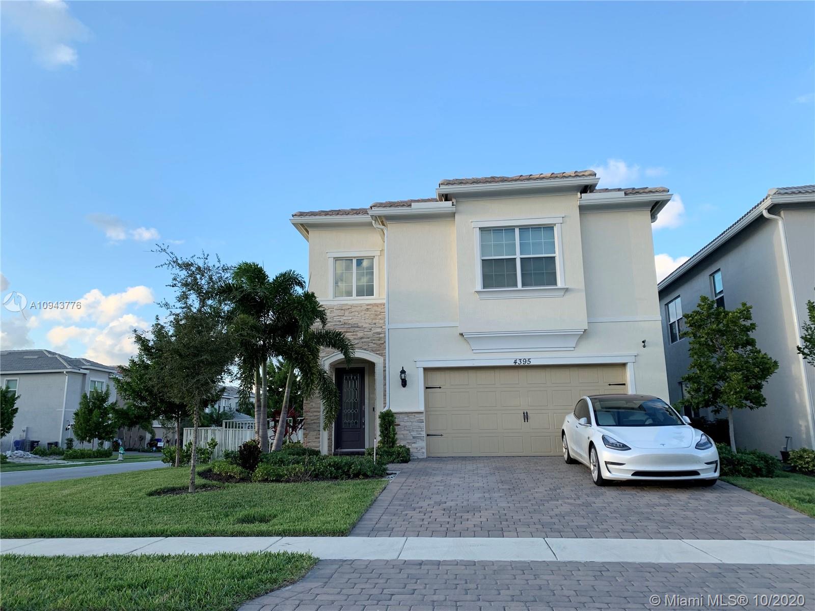 4395 Ficus St, Hollywood, FL 33021