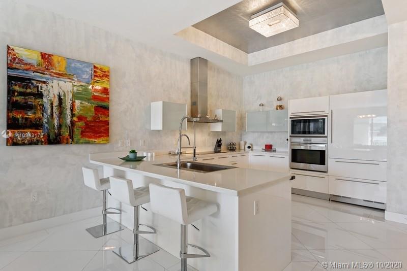 Sunny Isles Beach, FL 33160,250 Sunny Isles Blvd #TH-409