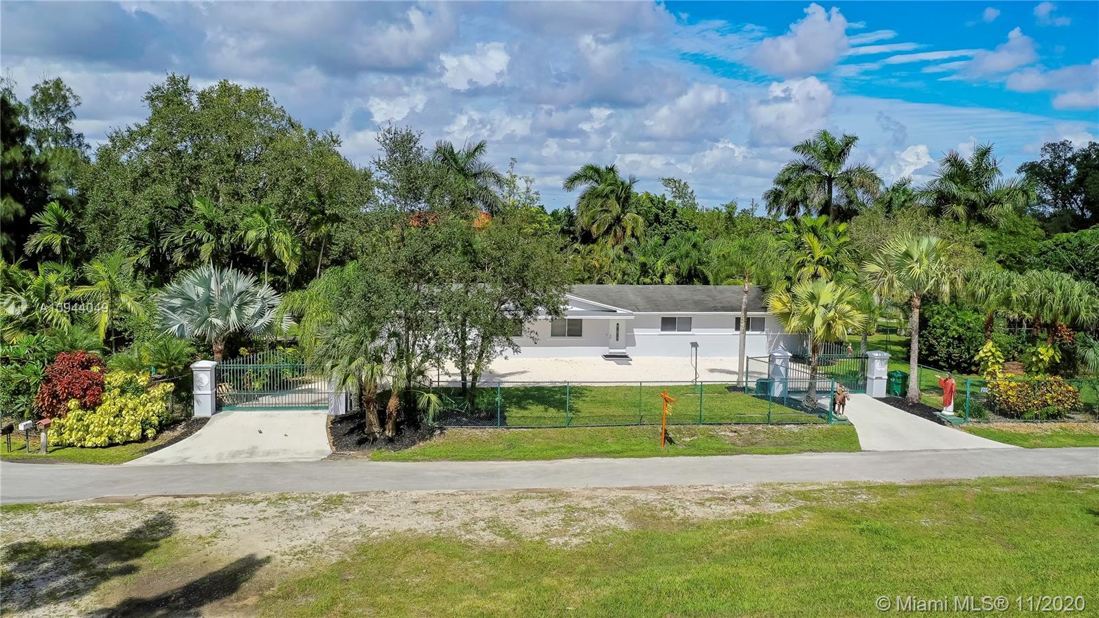 14751 SW 252 St, Homestead, FL 33032