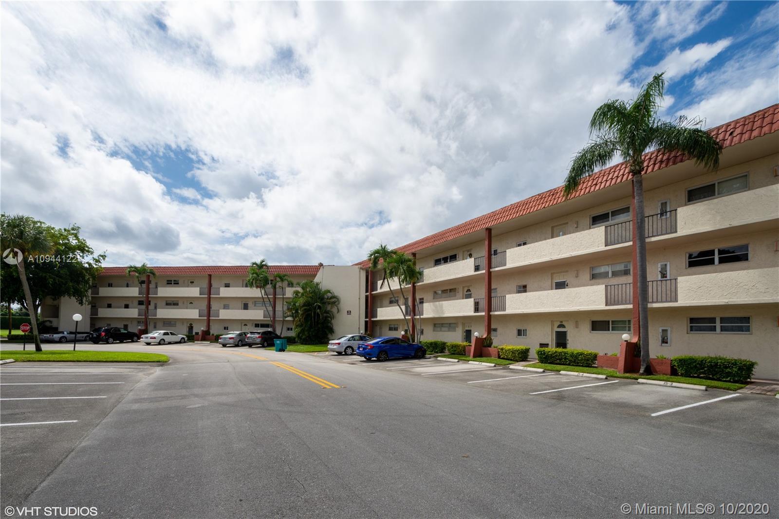 9923 S Hollybrook Lake Dr #305, Pembroke Pines, FL 33025