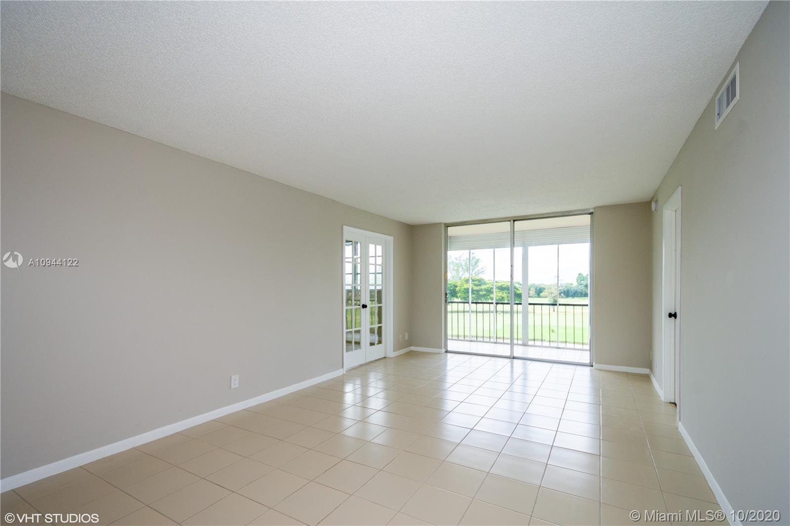 Pembroke Pines, FL 33025,9923 S Hollybrook Lake Dr #305