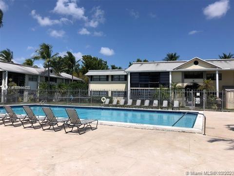 Miami, FL 33179,907 NE 199th St #208