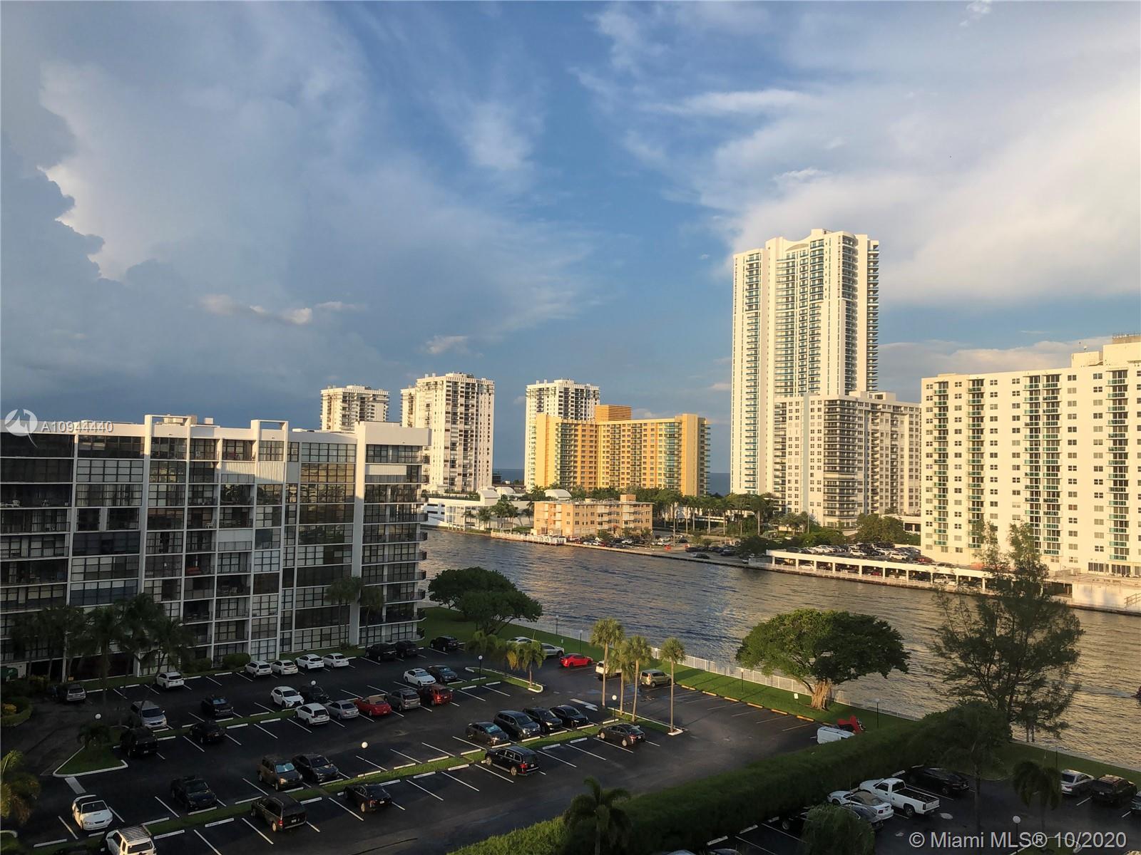 Hallandale Beach, FL 33009,600 Parkview Dr #906