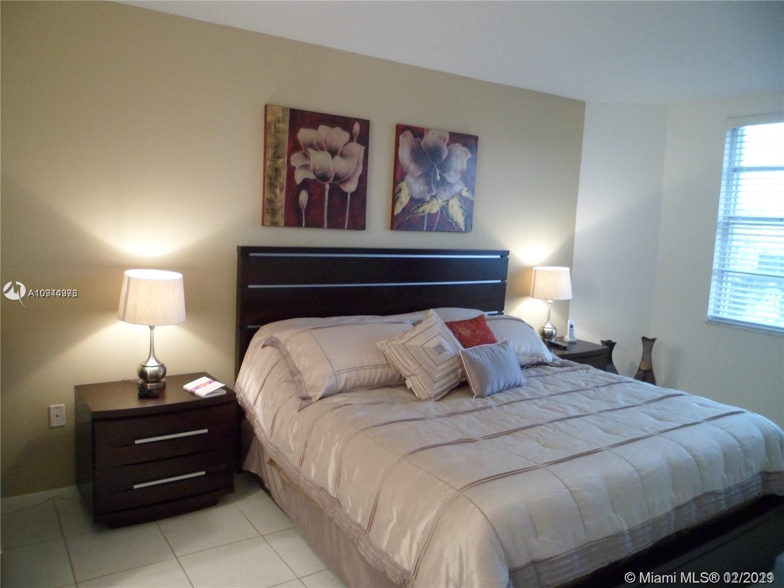 Hallandale Beach, FL 33009,1985 S Ocean Dr #11J