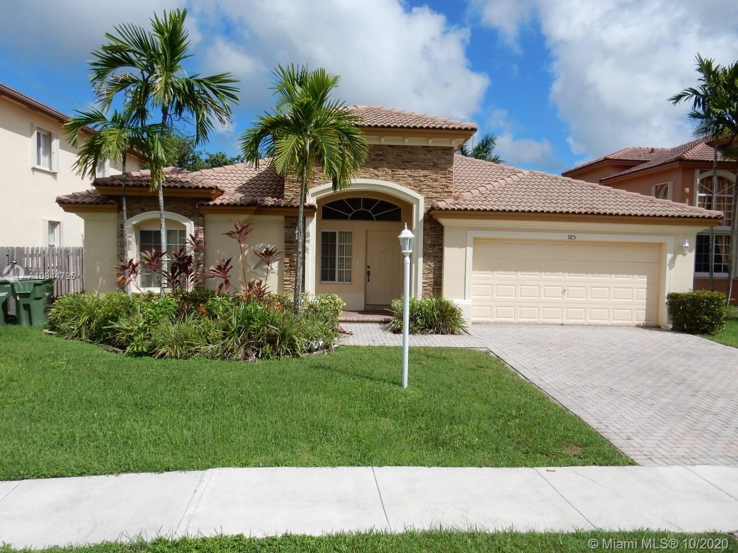 925 NE 36th Ave, Homestead, FL 33033