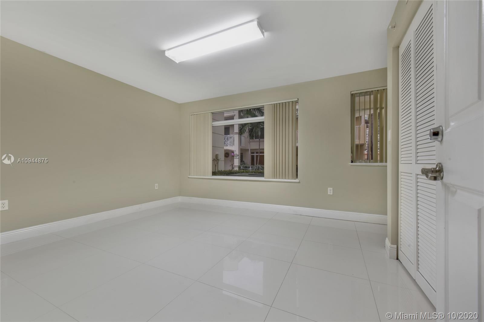 Aventura, FL 33160,18407 NE 27th Ct