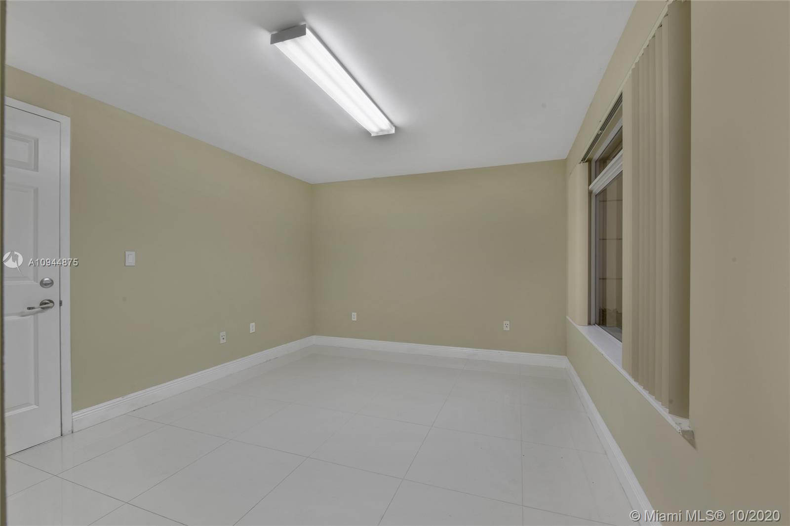 Aventura, FL 33160,18407 NE 27th Ct