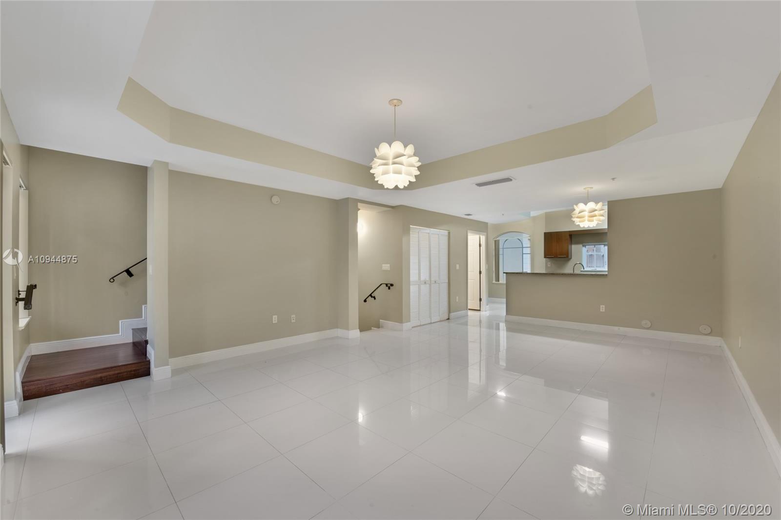 Aventura, FL 33160,18407 NE 27th Ct