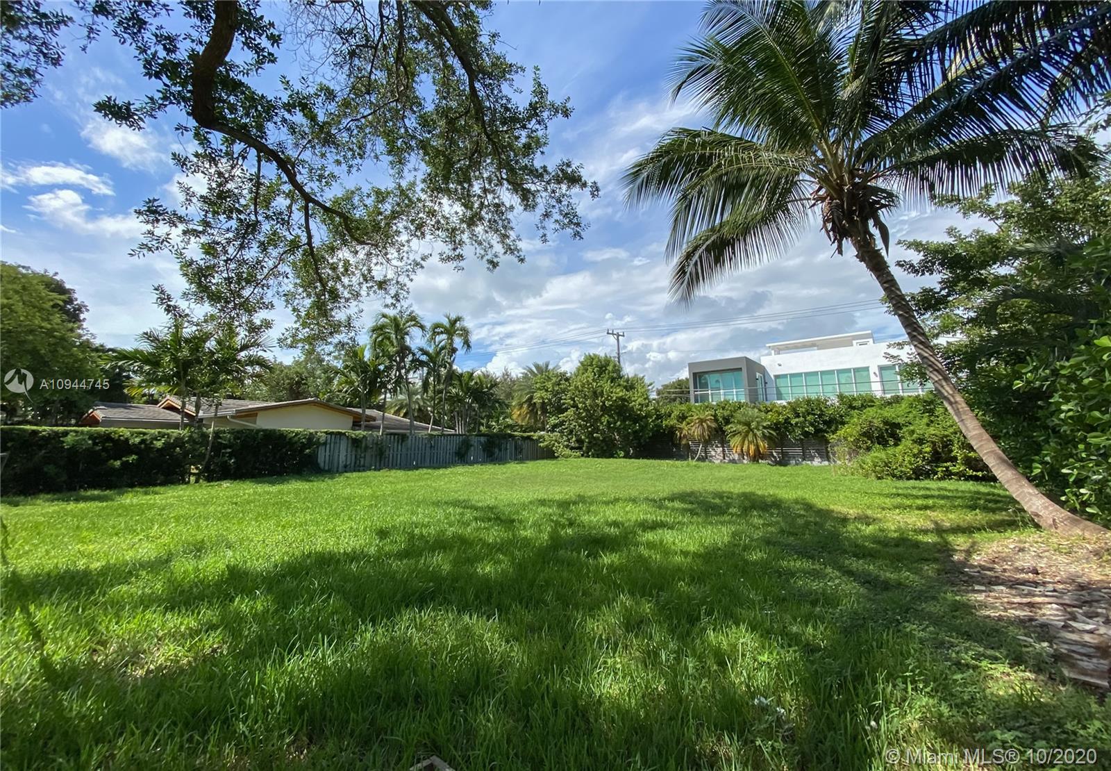 Key Biscayne, FL 33149,159 Buttonwood Dr