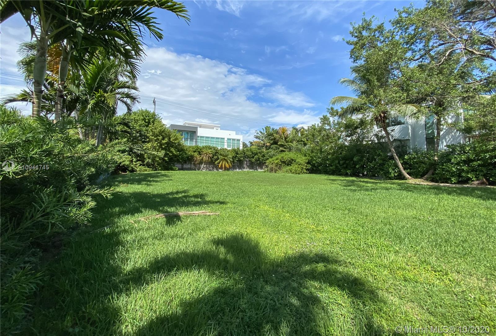 Key Biscayne, FL 33149,159 Buttonwood Dr