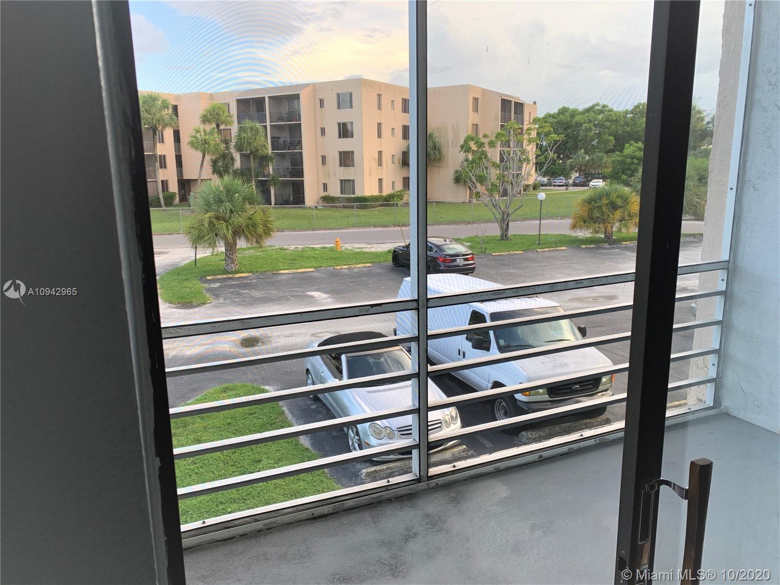 Lauderdale Lakes, FL 33311,2800 Somerset Dr #202J