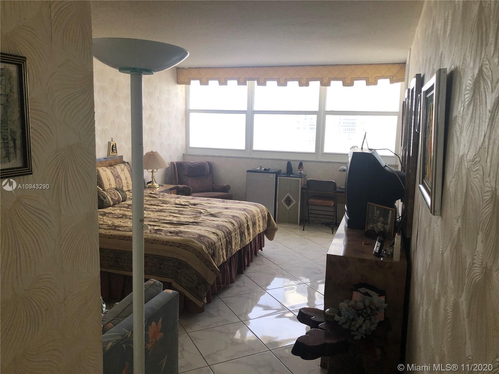 Hallandale Beach, FL 33009,1904 S ocean drive #1901