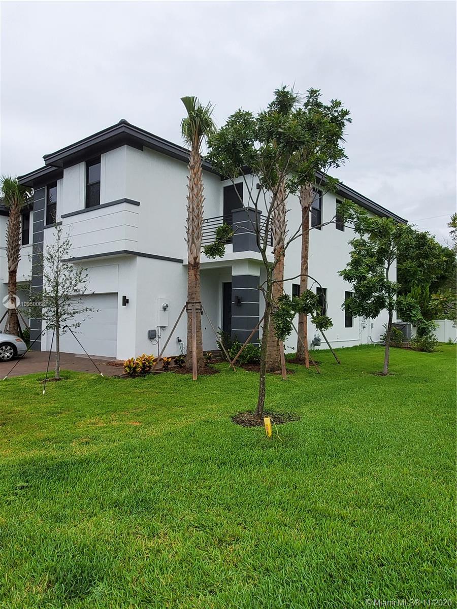 Photo 2 of 4903 Whispering Way in Dania Beach - MLS A10950068