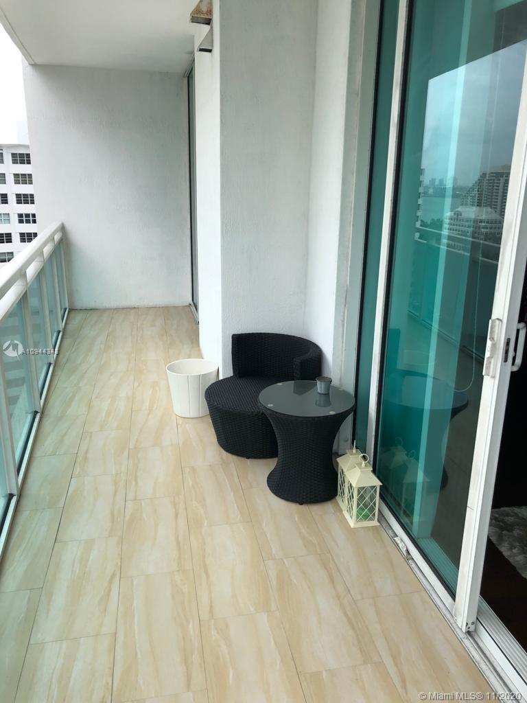 Miami, FL 33131,950 Brickell Bay Dr #1704