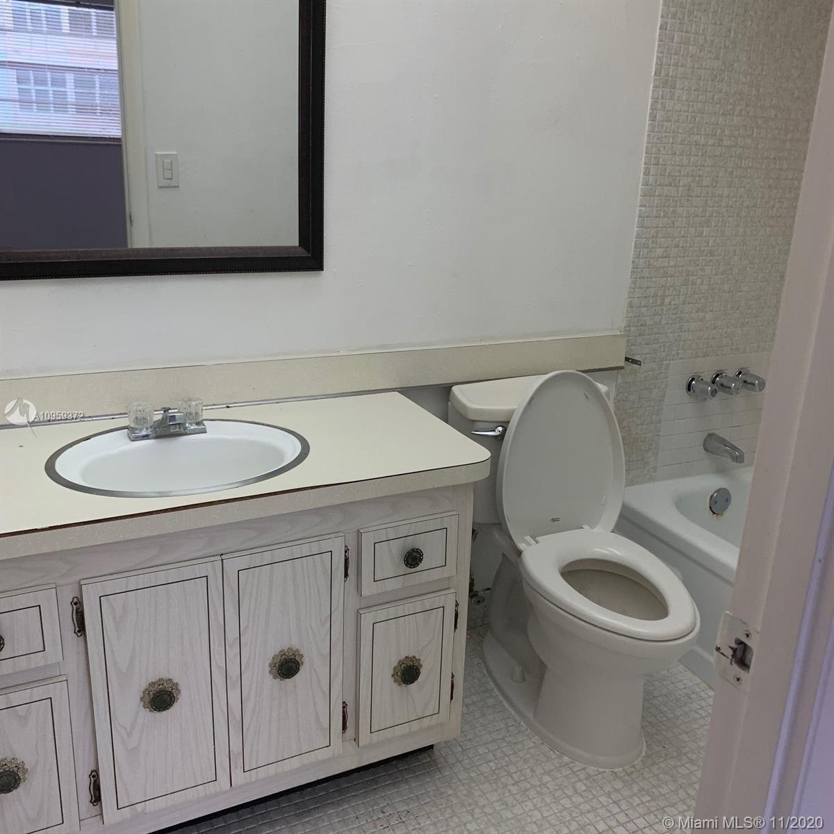 4801 NW 34th St 403