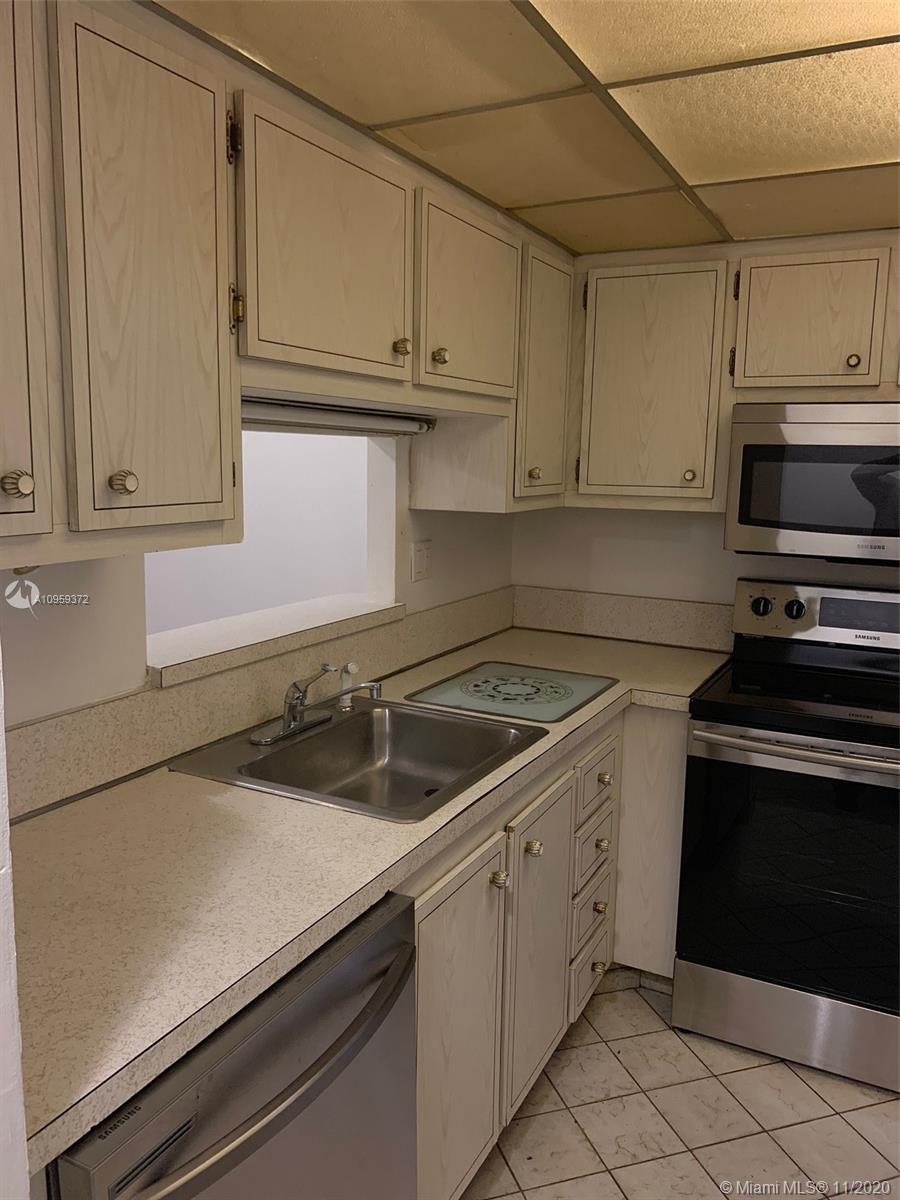 4801 NW 34th St 403