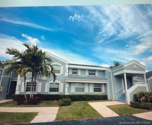 SPACIOUS 2 BR/2 BA CONDO LOACTED ON 2ND FLOOR.  LARGE FOYER ENTRY, NEW CARPET, EAT-IN KITCHEN, LARGE MASTER SUITE AND SCREENED PATIO. NEEDS SOME TLC