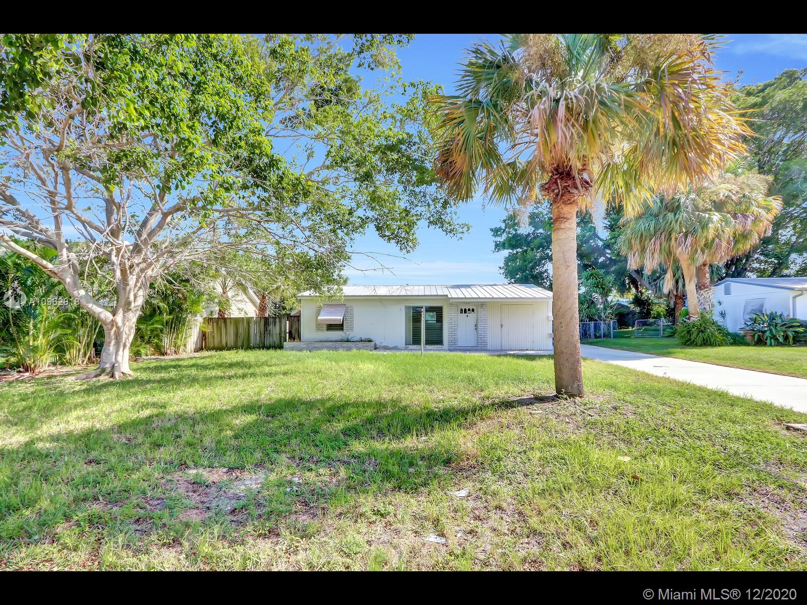 2596 NE Letitia St,  Jensen Beach,  FL 34957