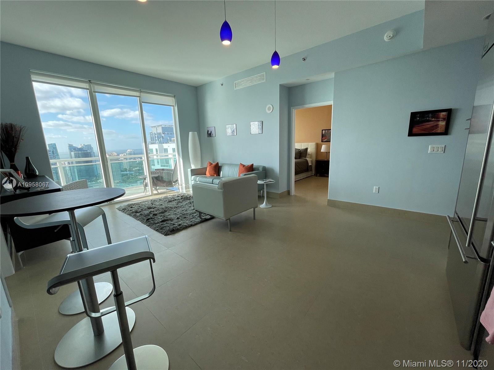 Miami, FL 33131,950 Brickell Bay Dr #4507