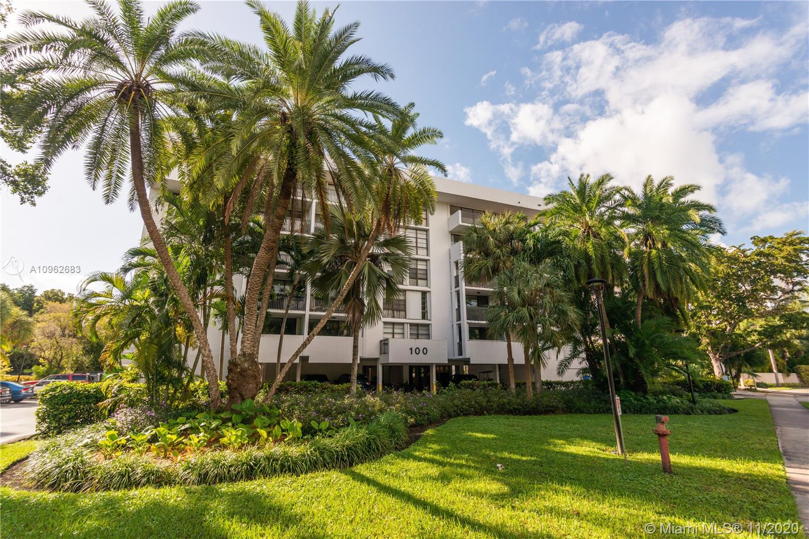 Key Biscayne, FL 33149,100 Ocean Lane Dr #308