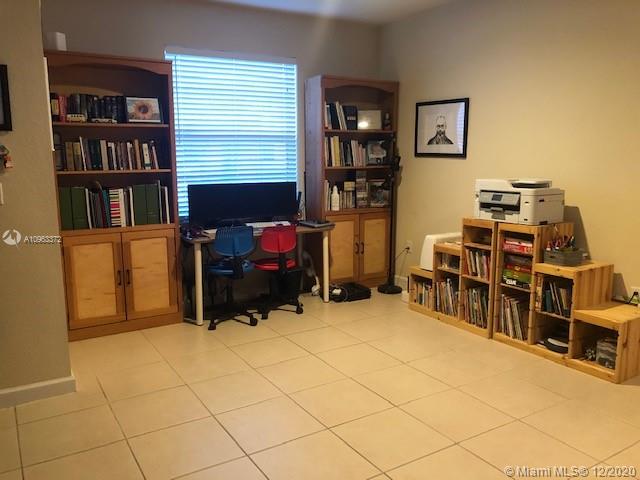 Cutler Bay, FL 33190,9011 SW 227 st #4