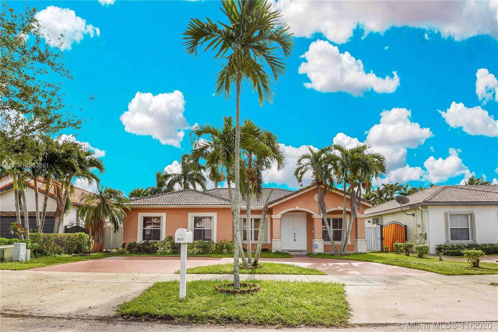 8920 NW 166th Ter, Miami Lakes, FL 33018