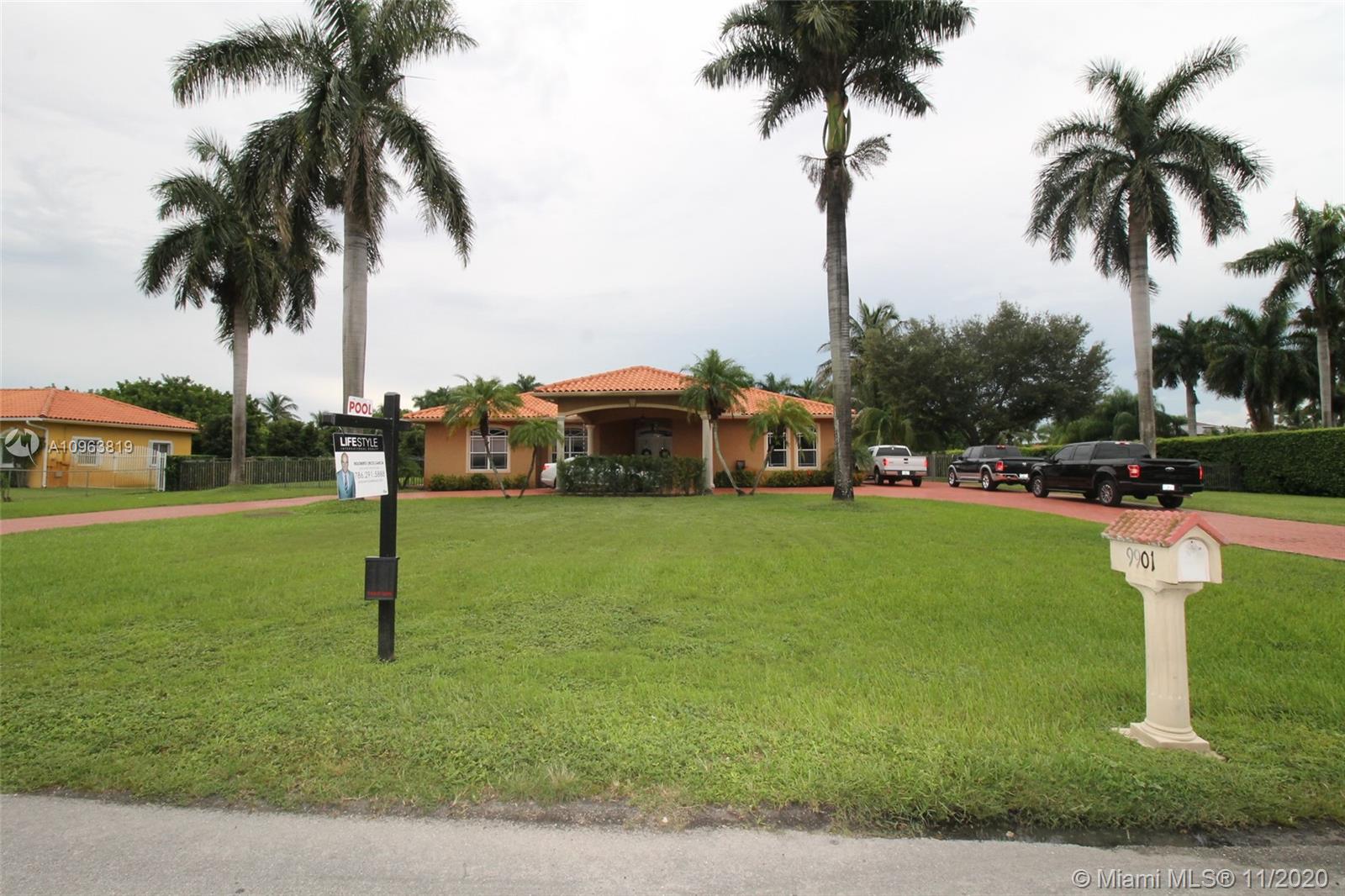 Hialeah Gardens, FL 33018,9901 NW 131st St