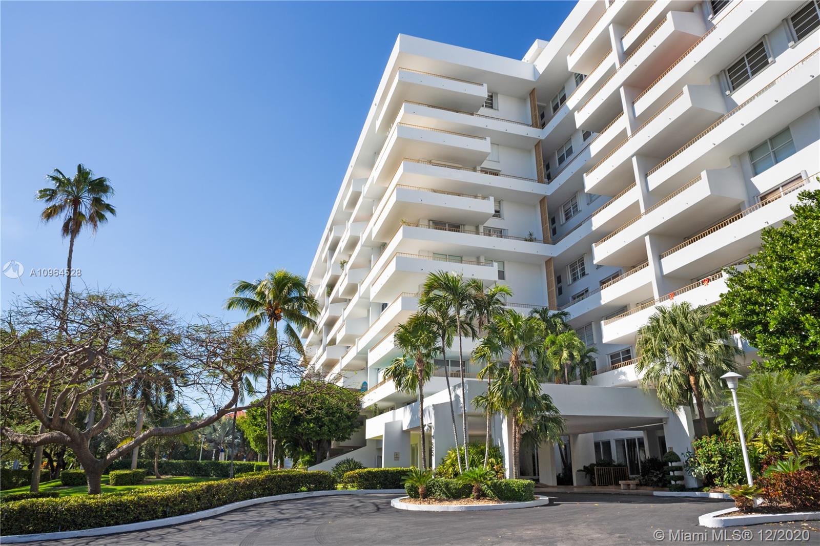 Key Biscayne, FL 33149,155 Ocean Lane Dr #210