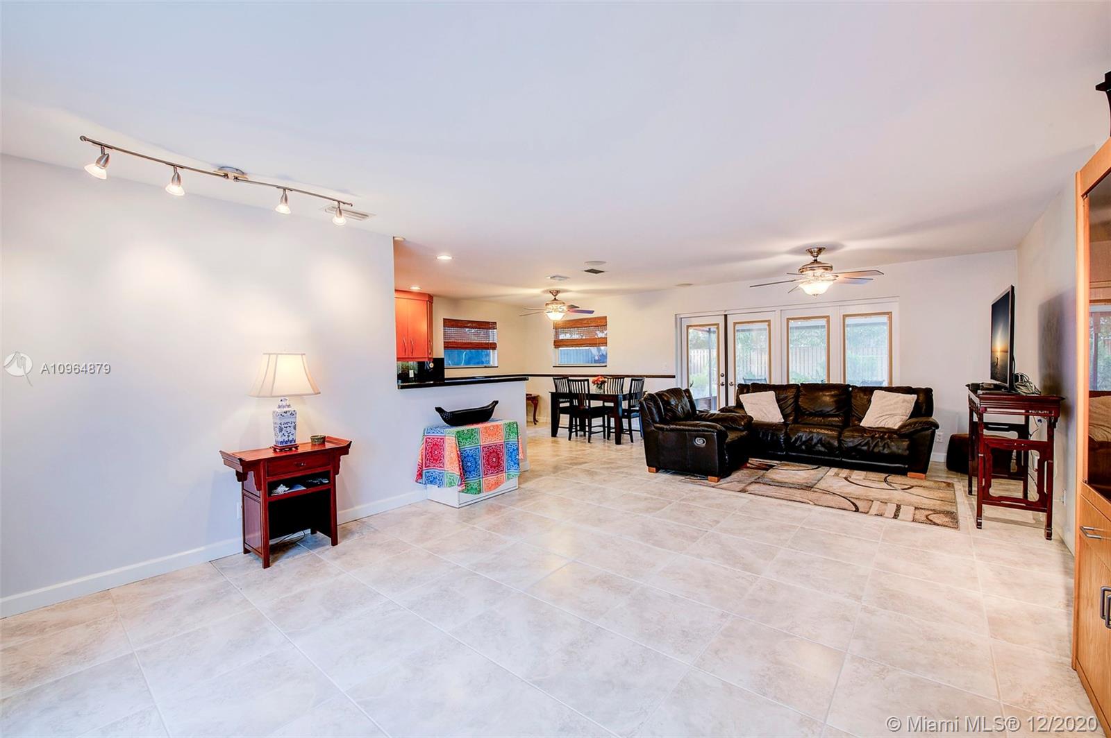 Hollywood, FL 33021,3717 S Longfellow Cir