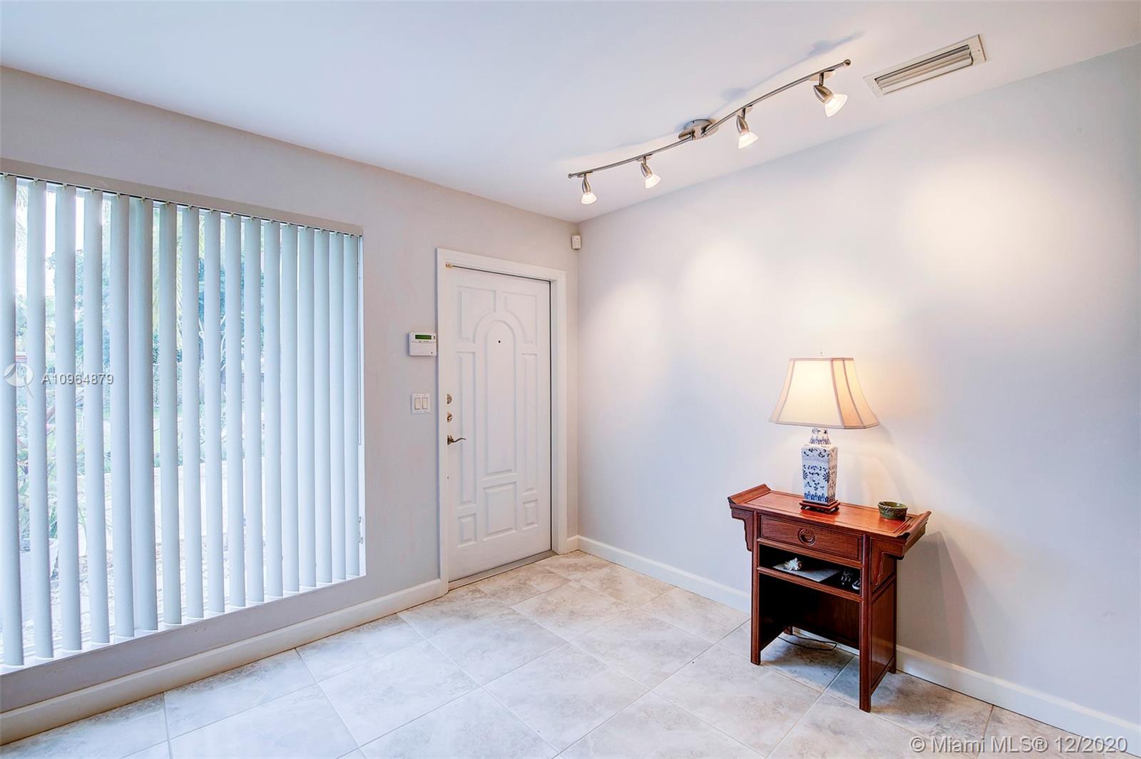 Hollywood, FL 33021,3717 S Longfellow Cir