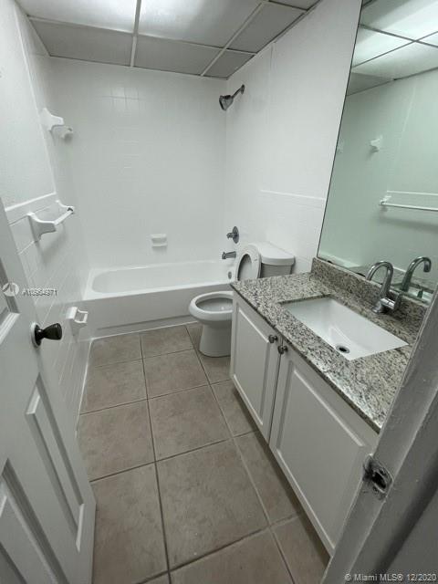 Hialeah, FL 33015,6980 NW 186th St #3-418