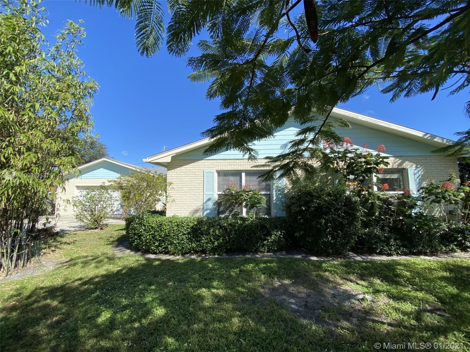 9015 SE Athena St, Hobe Sound, FL 33455