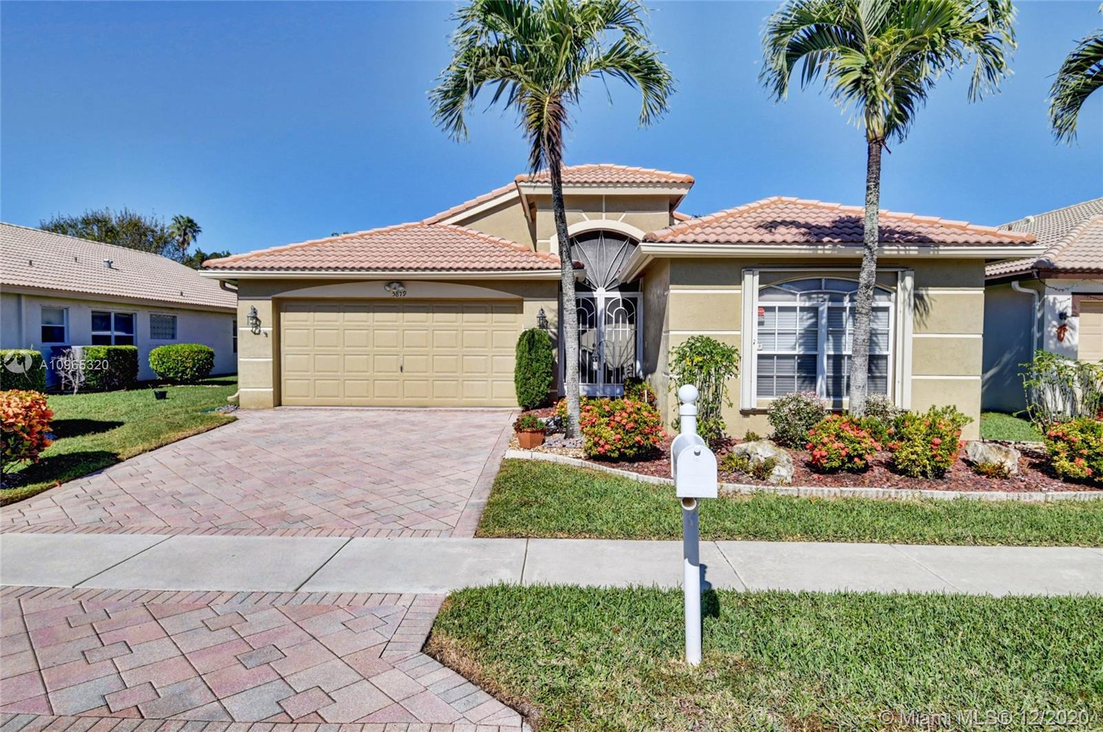 5879 Royal Isles Blvd, Boynton Beach, FL 33437