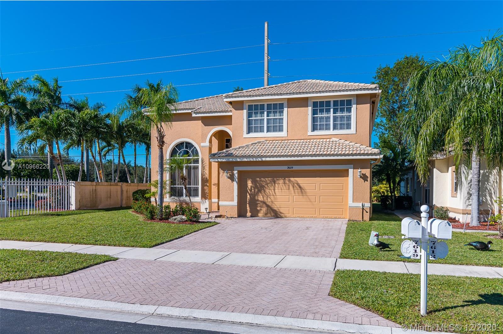 7619 Colony Lake Dr,  Boynton Beach,  FL 33436