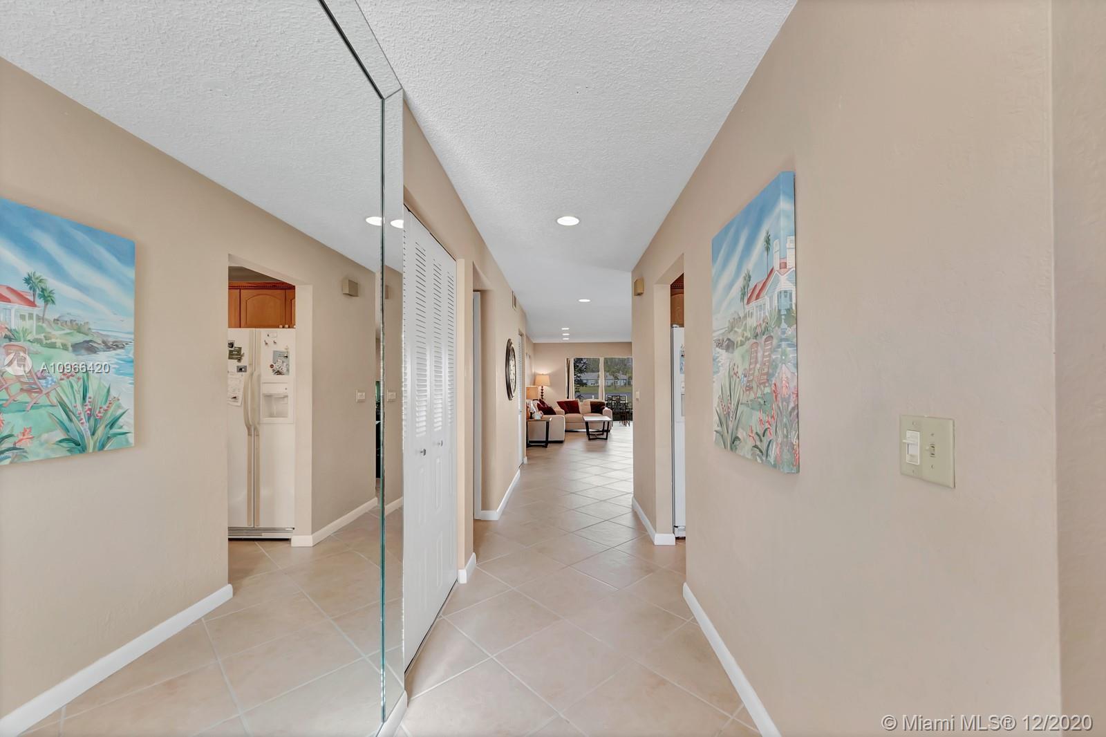 Boca Raton, FL 33433,7920 Eastlake Dr #19-G