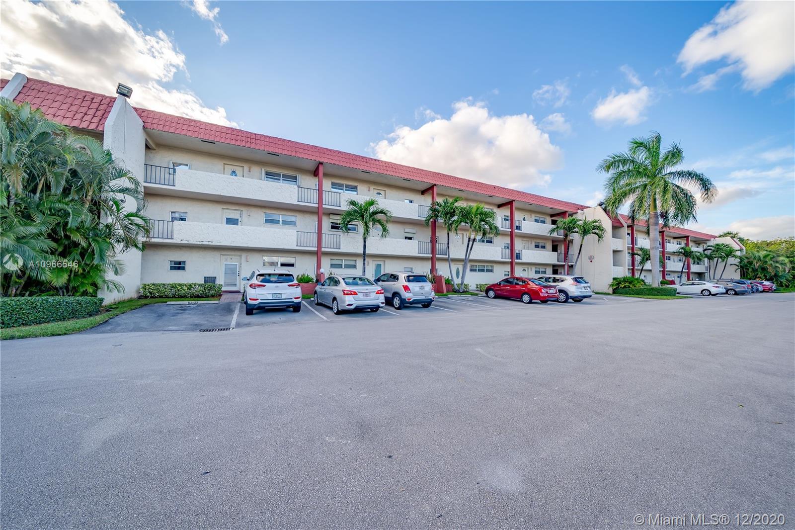 8901 S Hollybrook Blvd #304, Pembroke Pines, FL 33025