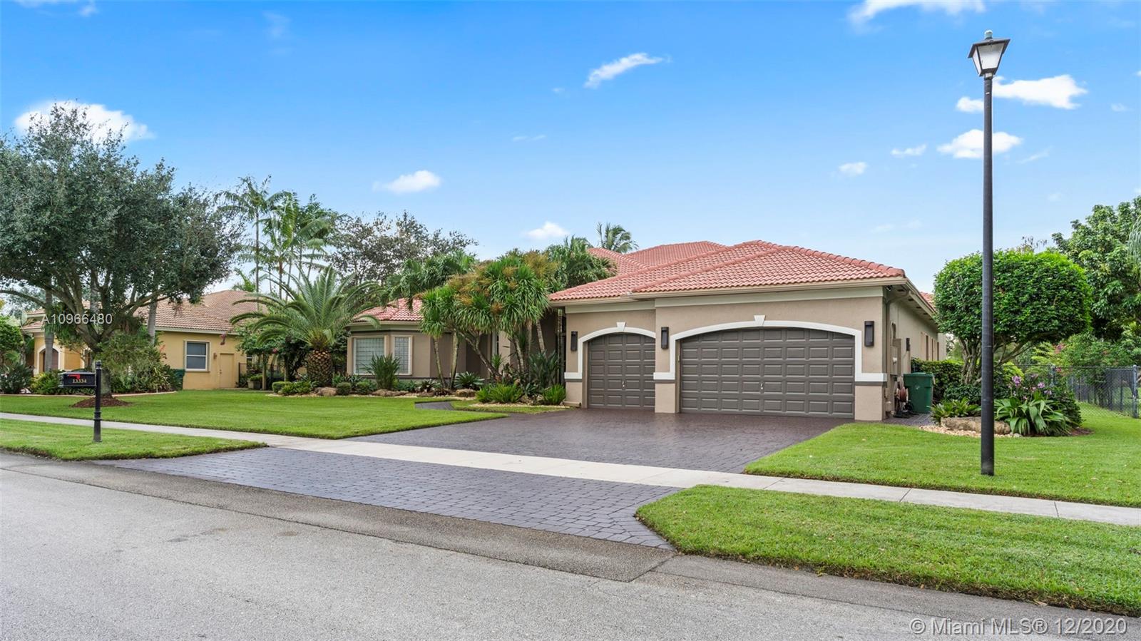 Davie, FL 33330,13334 SW 42nd St