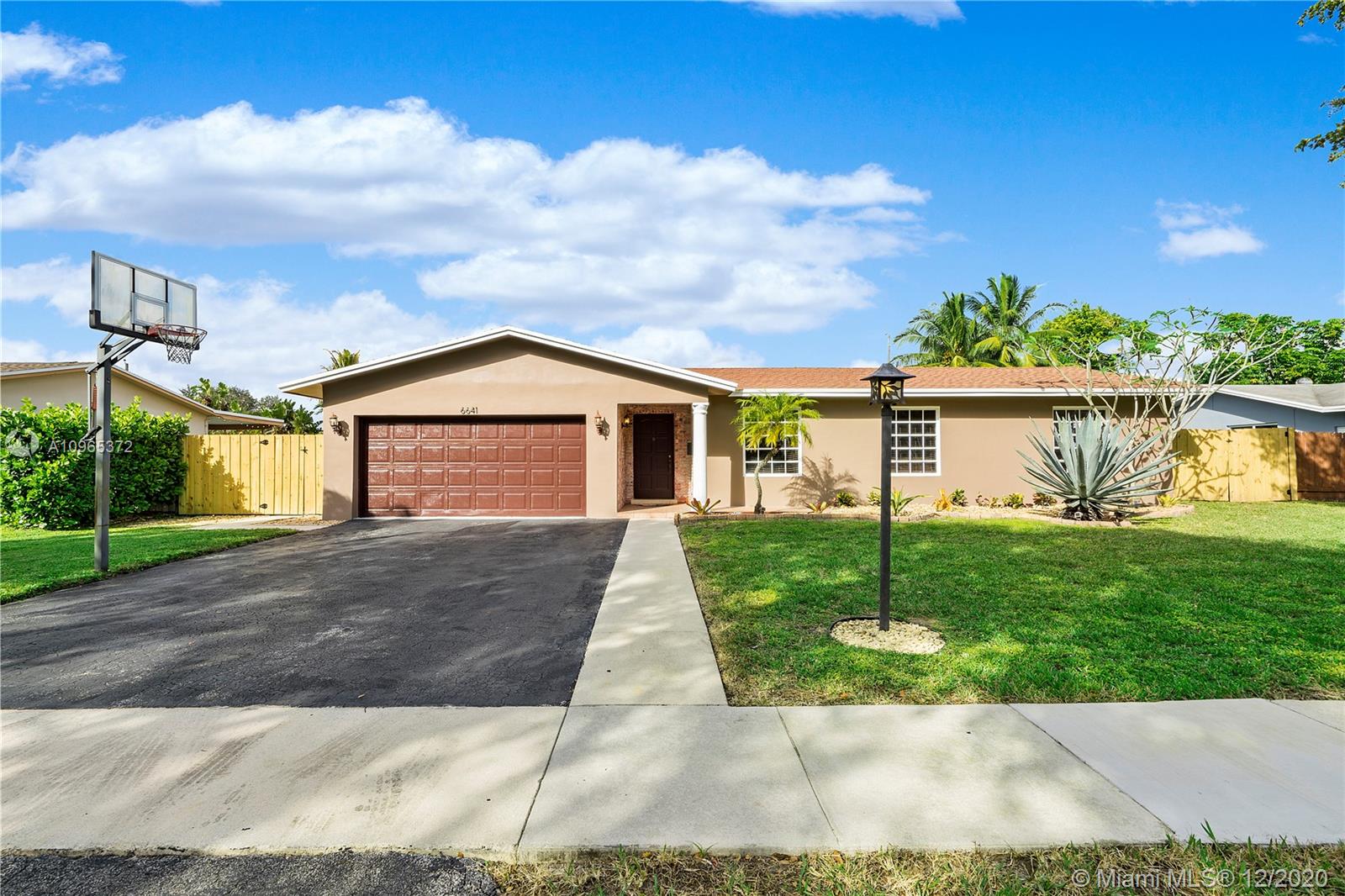 Plantation, FL 33317,6641 Peters Rd