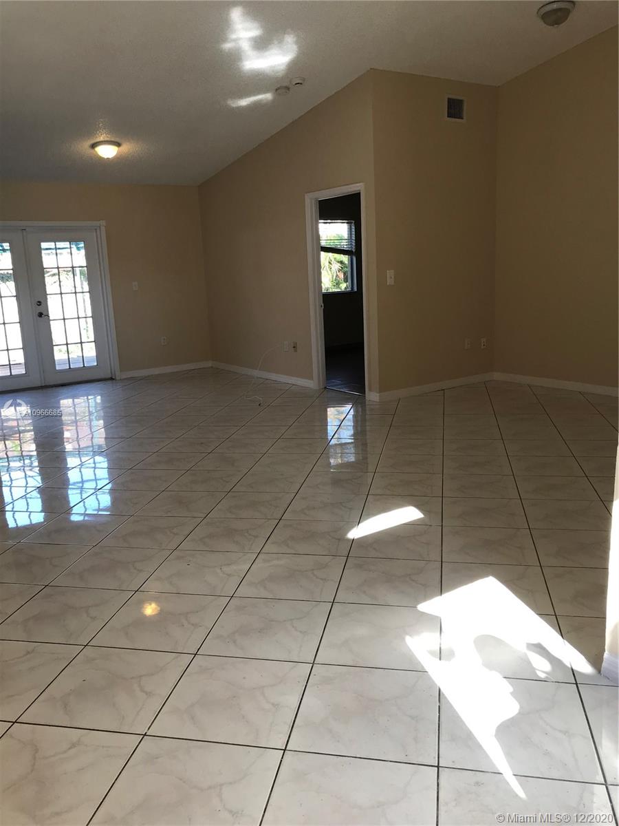 Hialeah, FL 33015,8431 NW 188th Ter #804-8