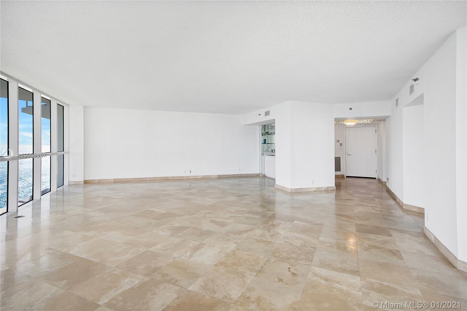 Sunny Isles Beach, FL 33160,16425 Collins Ave #2716