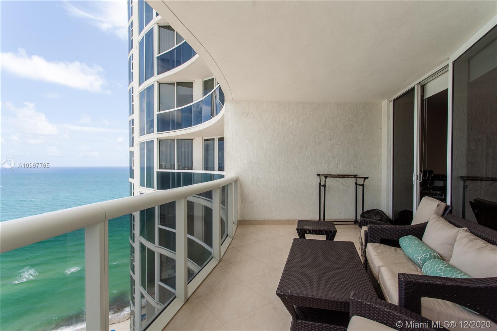 Sunny Isles Beach, FL 33160,17201 Collins Ave #2407