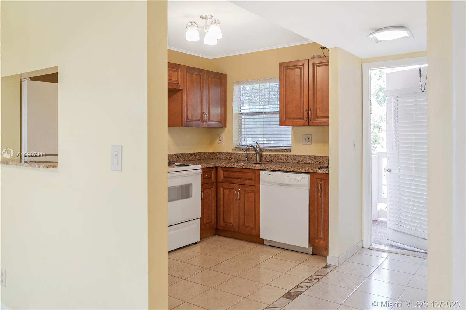 Sunrise, FL 33322,9601 Sunrise Lakes Blvd #309