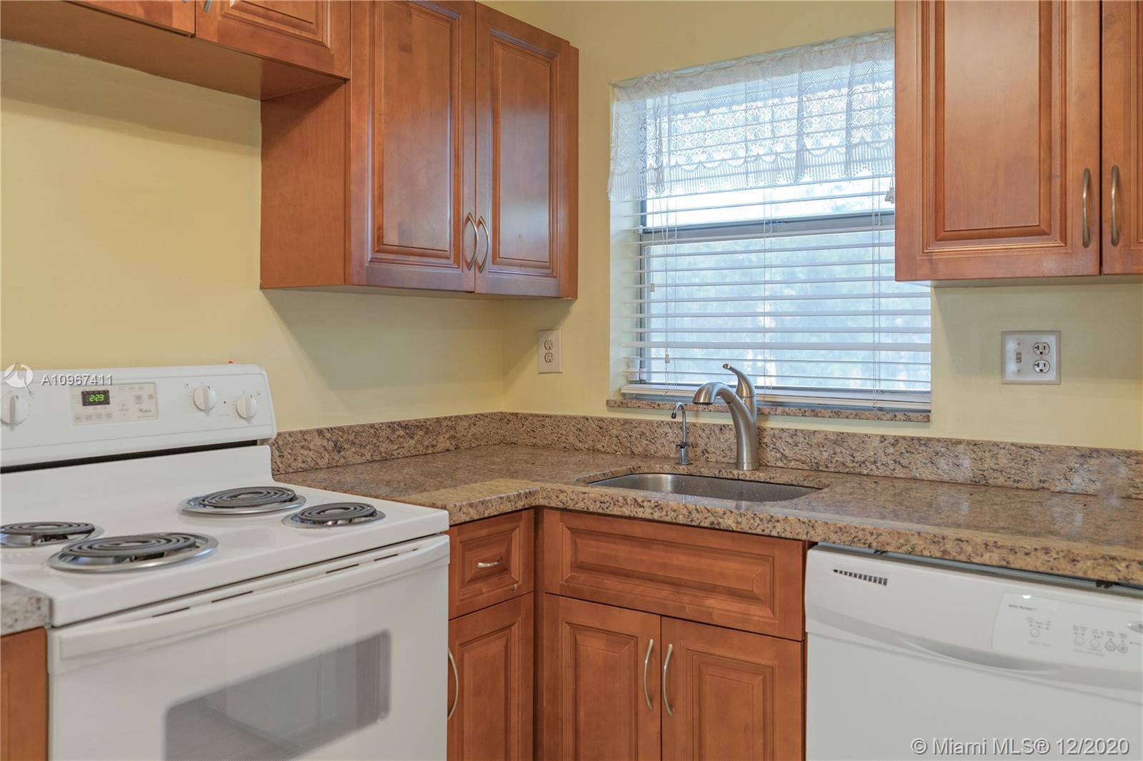 Sunrise, FL 33322,9601 Sunrise Lakes Blvd #309