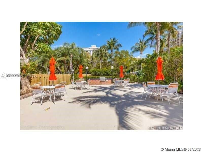 Key Biscayne, FL 33149,550 E Ocean Dr #3E