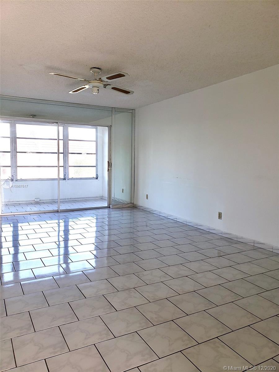 Sunrise, FL 33322,9340 Sunrise Lakes Blvd #305