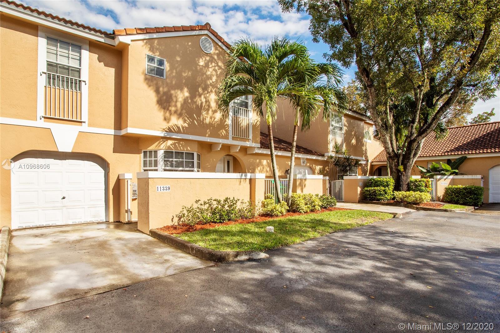 11339 Lakeview Dr ##40, Coral Springs, FL 33071