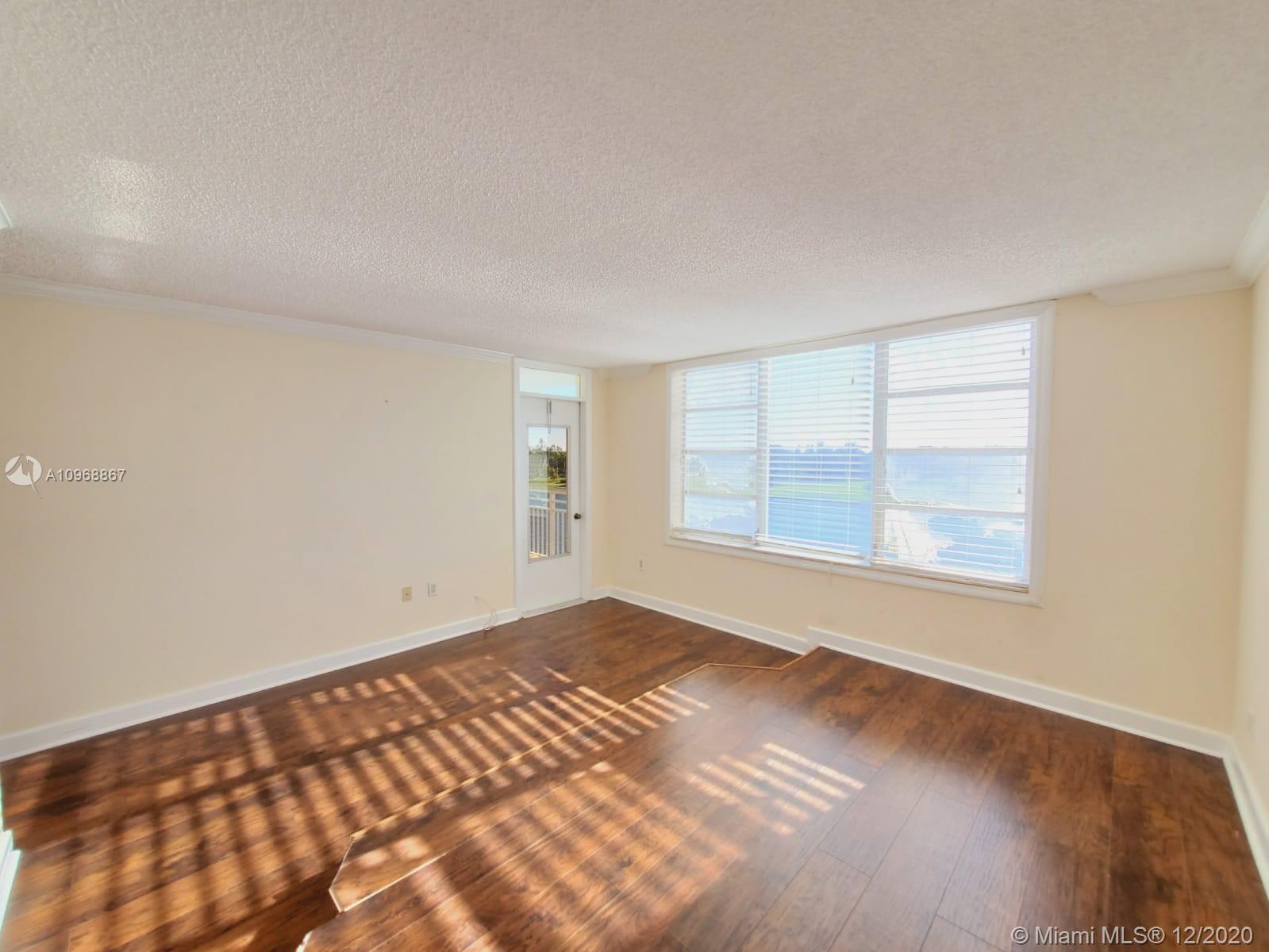 Bay Harbor Islands, FL 33154,9250 W Bay Harbor Dr #6B